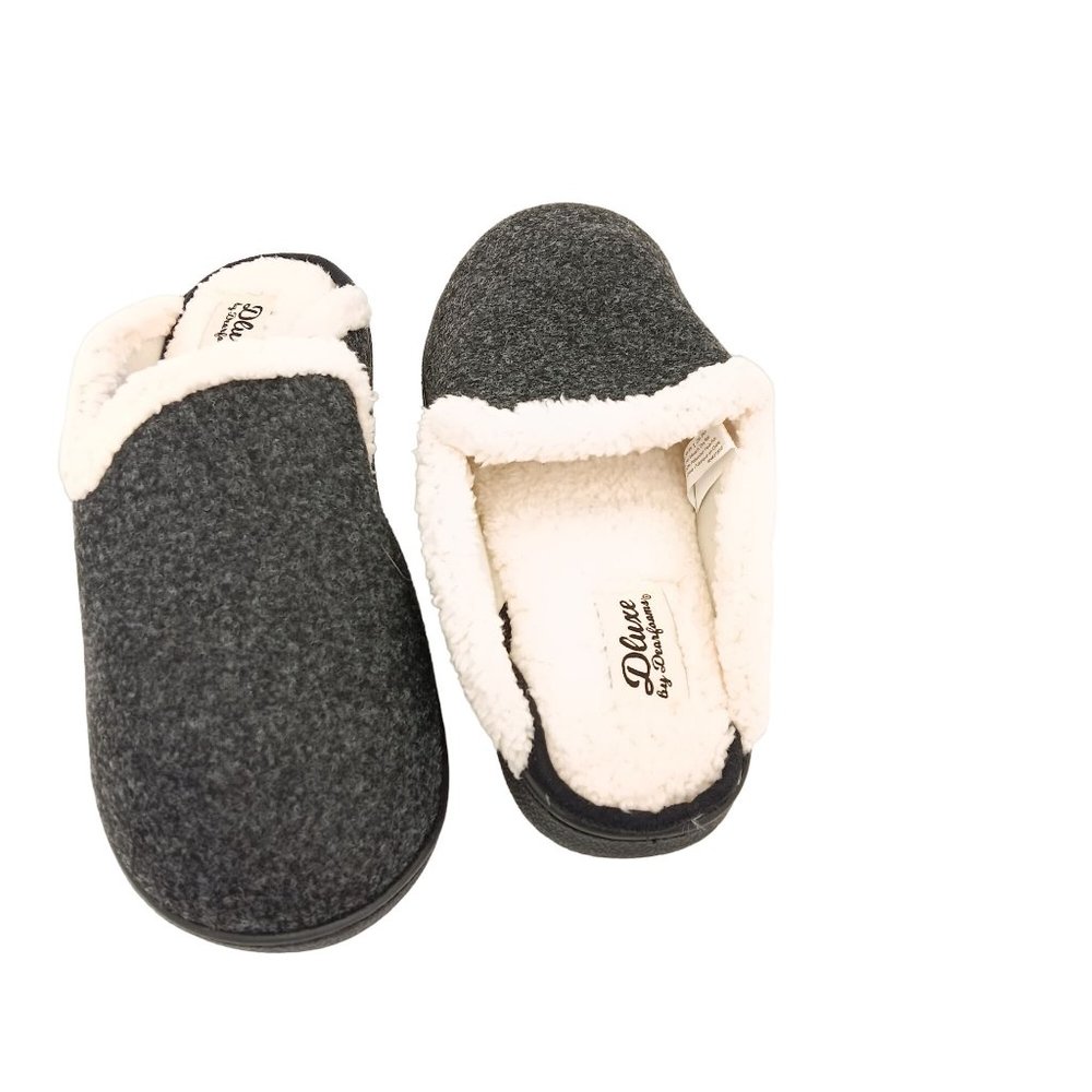 DLUXE BY DEARFOAMS NEW WOMENS SIZE MEDIUM  (7-8)MEMORY FOAM BLACK SLIPPERS.